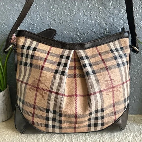 Burberry Haymarket Check Coated Canvas Crossbody Bag Excellent Condition - Picture 8 of 17